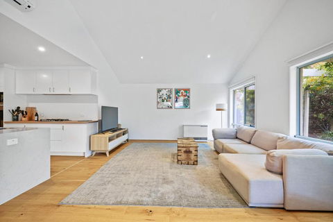 Salt Air Hideaway With Lush Backyard - Port Augusta Accommodation 3