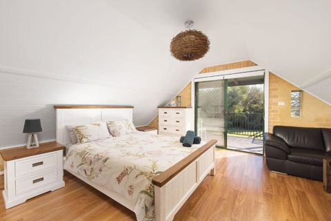 Salt Wood Cabin Style Retreat - Port Augusta Accommodation 2