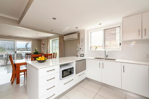 Saltwater Villas - Pet Friendly Accommodation - Port Augusta Accommodation 3