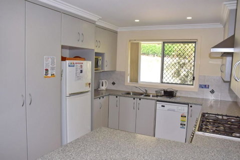 Salty Kisses - Bring Your Own Linen. - Port Augusta Accommodation 2
