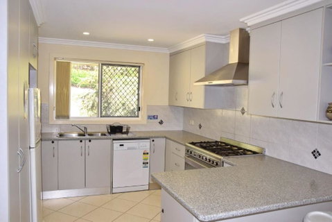 Salty Kisses - Bring Your Own Linen. - Port Augusta Accommodation 1