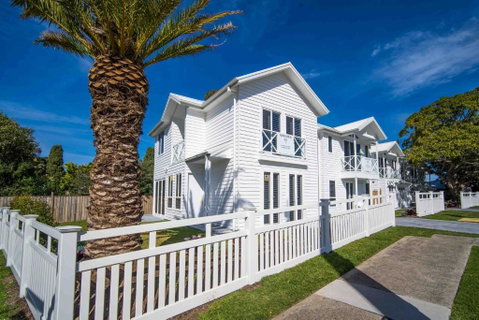 Salty Palms By The Sea - ONE - Port Augusta Accommodation 0