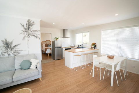 Sanbis Cabin - Hidden Boutique Retreat, Sea Views - Port Augusta Accommodation 2