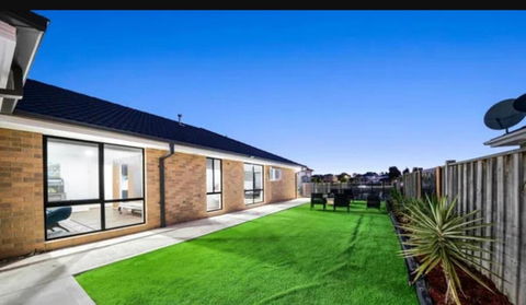 Sanctuary Lakes Holiday House - Port Augusta Accommodation 1