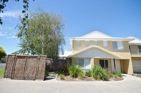 Sandpiper 10 - Close To Town And Beach - Port Augusta Accommodation 0