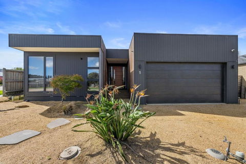 Sandy Feet Retreat - Port Augusta Accommodation 0