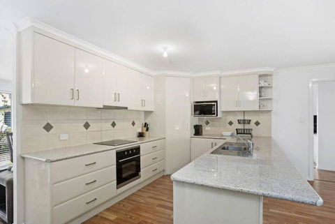 Sandy Retreat At Apollo Bay - Port Augusta Accommodation 0