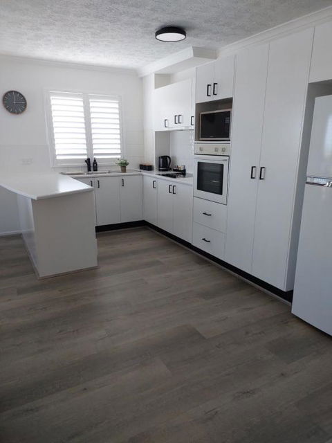 Sandy Shores Holiday Units - Port Augusta Accommodation 3