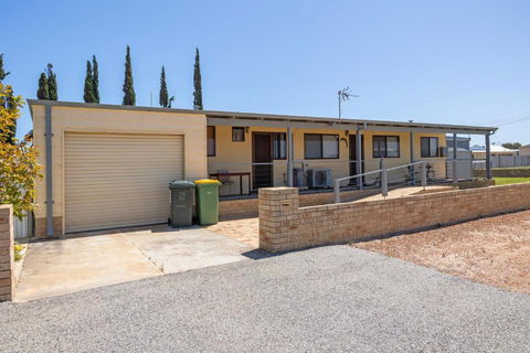 Sandy Smiles - Port Augusta Accommodation 1