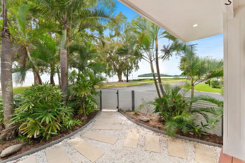 Sandy Toes @ Clifton Beach - Port Augusta Accommodation 0