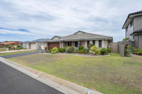 Sangard - LJHooker Yamba - Port Augusta Accommodation 2