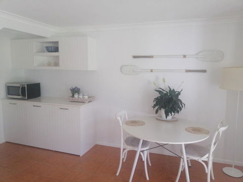 Sapphire Beach Pet Friendly Beach 5 Minute Walk - Port Augusta Accommodation 3