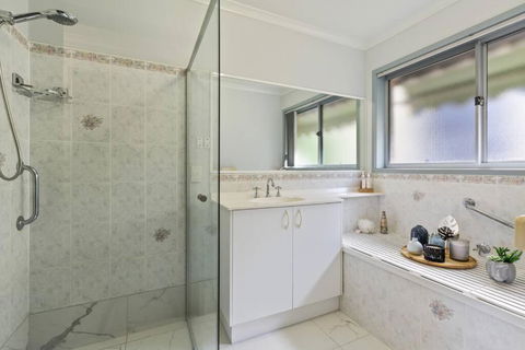Sapphire Belle - Views - Port Augusta Accommodation 1