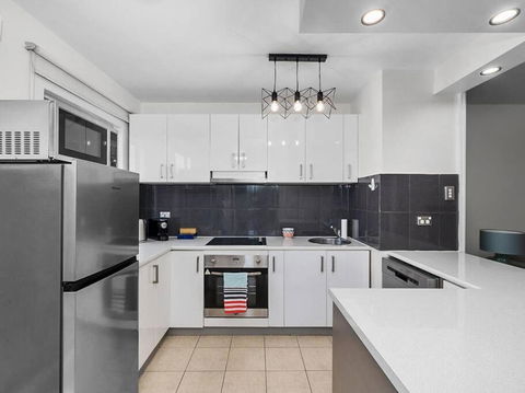 Sandy Bay Apartment With Hobart River View, Near UTAS - Stroll To Cafes And Shops - Port Augusta Accommodation 3
