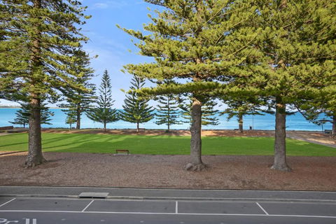 SEABREEZE At Victor Harbor - Port Augusta Accommodation 1