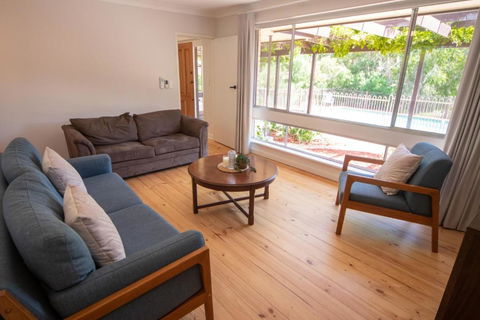 Sandy Pool Shack - Port Augusta Accommodation 1