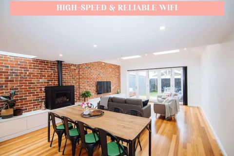 SENSATIONAL Renovated Cottage In Beautiful Seddon - Port Augusta Accommodation 1