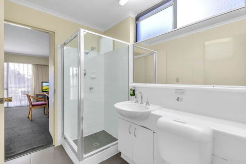 Spacious Room Ideal For Biz And Leisure - Port Augusta Accommodation 1
