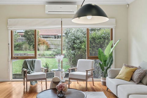 Stunning Family Home The Heart Of Box Hill North - Port Augusta Accommodation 1