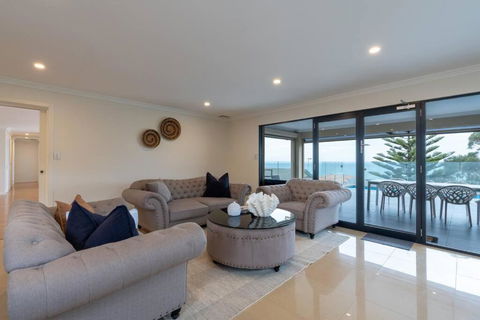 Sun Seeker At Marino - Expansive Luxury Pool Home - Port Augusta Accommodation 1