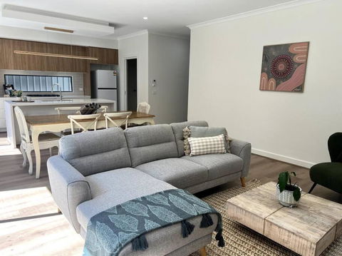 The Cosy Cottage - Port Augusta Accommodation 0