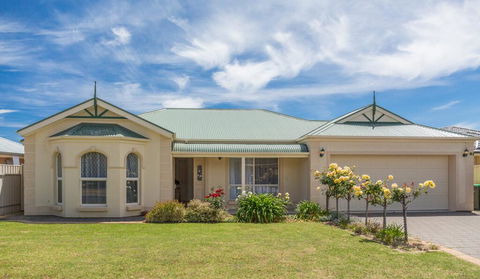 Beachside At Normanville - 7 Ronald Street - Port Augusta Accommodation 1