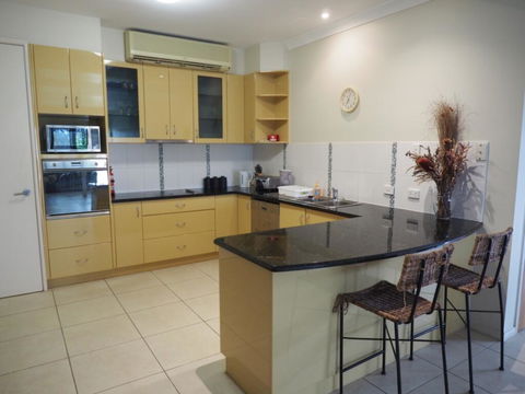 Bed And Breakfast With Airport Transfers And Rental Car - Port Augusta Accommodation 1