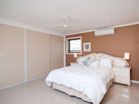 Bellima Beach House', 9 Jackson Close - Huge Duplex With Air Con And Fabulous Views - Port Augusta Accommodation 1