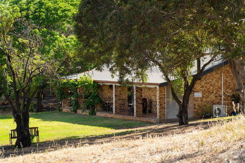 Blickinstal Barossa Valley Retreat - Port Augusta Accommodation 3