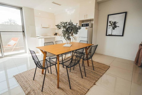 Blue Gum On First Ave - CBD Fringe, WiFi, Netflix - Port Augusta Accommodation 2
