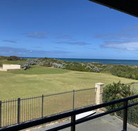 Blue Sky Escapes Seaview Apartment - Port Augusta Accommodation