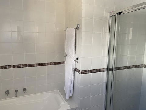 Blue Sky Escapes Seaview Apartment - Port Augusta Accommodation 1