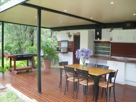 BoBRENE On Tamborine Nude Retreat - Cosy Chalet - Port Augusta Accommodation 2