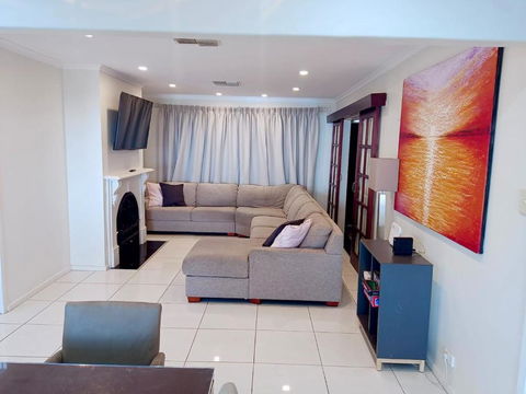 The Ultimate Poolside Escape - Pet Friendly - Port Augusta Accommodation 3