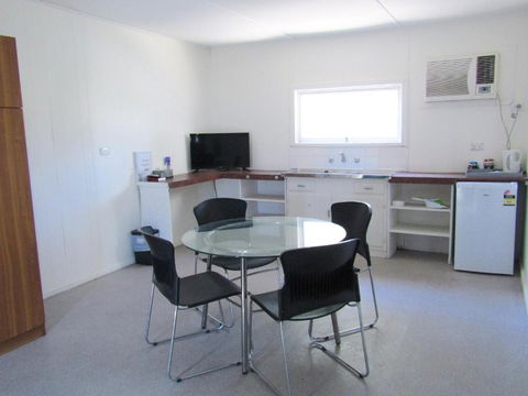 Tinman Roadhouse - Port Augusta Accommodation 3