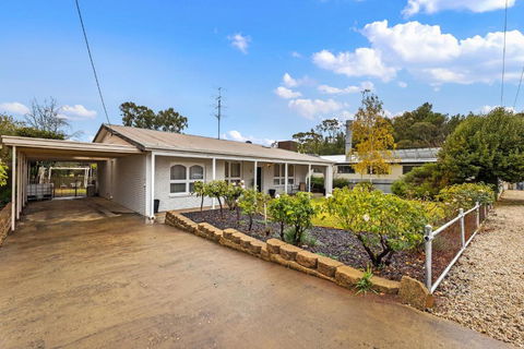 White On Wright Clare - Port Augusta Accommodation 0