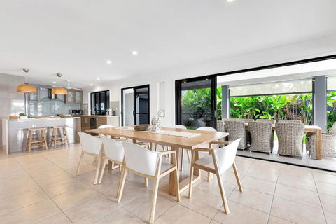 YALLA24-Luxury Resort Style Home - Port Augusta Accommodation 3