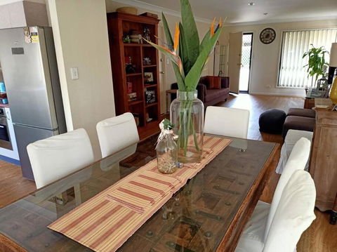 Tingalpa Townhouse Treat - Port Augusta Accommodation 3