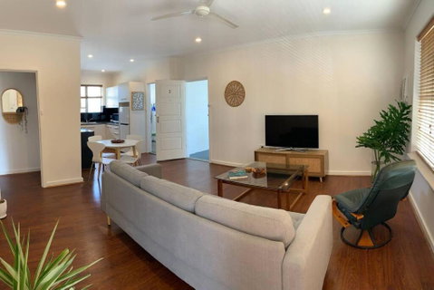 Yarrumla Beach Lodge - Port Augusta Accommodation 1