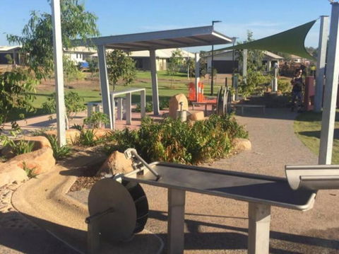 Zenhouse: 4BR Stylish Work/Family Home In Muirhead - Port Augusta Accommodation 1