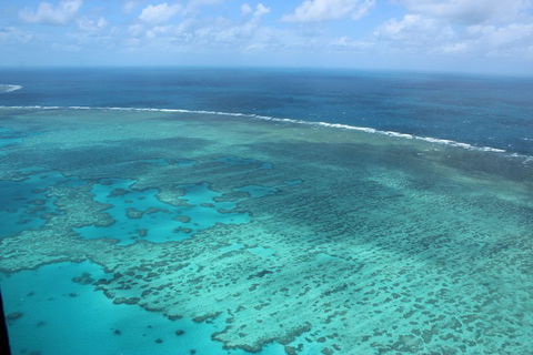 Reef And Island Scenic Flight From Airlie Beach - Port Augusta Accommodation 1